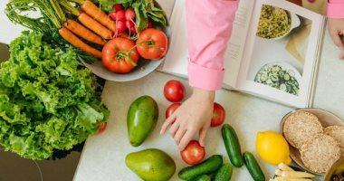 الحرمان ليس الحل: 3 نصائح سهلة لنظام غذائي صحي مستدام بيئياً