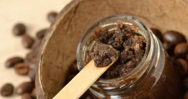 استعيدي نضارة وجهك وتخلصي من الجلد الميت بوصفات طبيعية من مطبخك