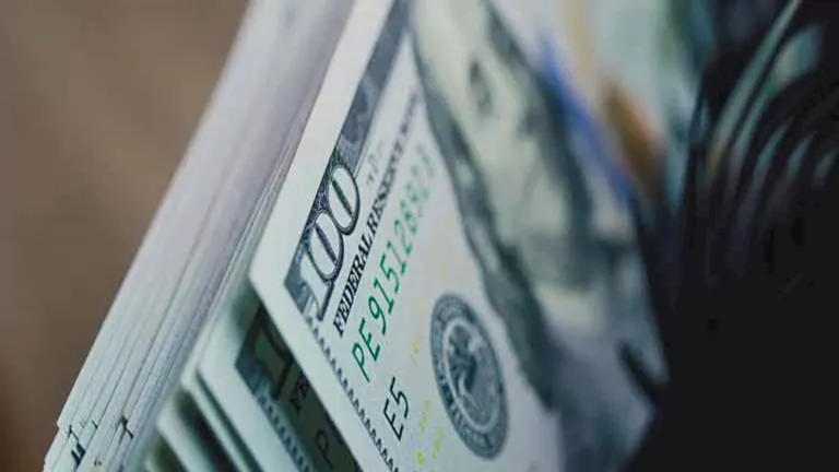 «مؤشرات جديدة بسوق العملات» الجنيه يستعيد قوته أمام الدولار بتراجع ملحوظ في 5 بنوك بمنتصف تعاملات 2 ديسمبر 2025