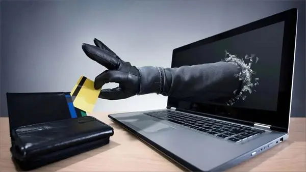 «لا تكن الضحية التالية».. دليلك الكامل لكشف الرسائل المزيفة وحماية أموالك في ذروة موسم الاحتيال الإلكتروني