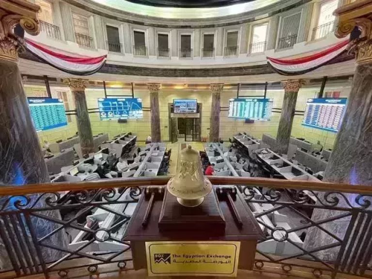 «ضربة قاسية للمؤشرات» البورصة المصرية تنهي الإثنين على وقع خسائر فادحة محت 14 مليار جنيه من قيمتها السوقية