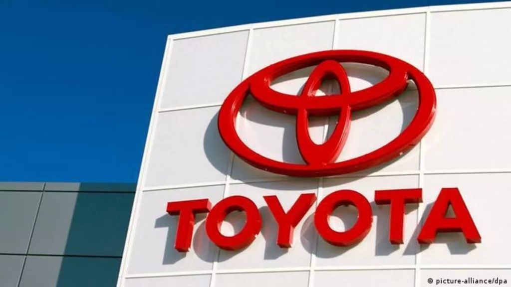 تراجع ملحوظ في مبيعات وإنتاج شركة “تويوتا” على الصعيدين العالمي والمحلي خلال نوفمبر