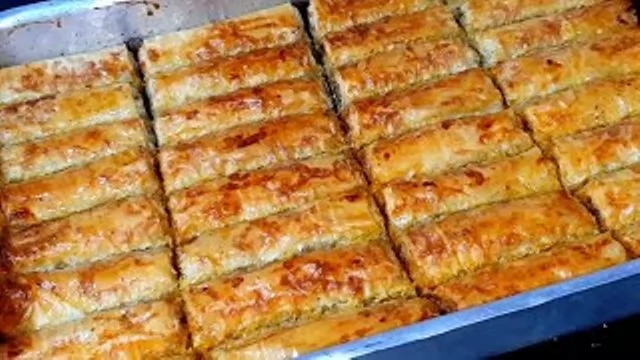 «سر القرمشة الفائقة في كل لقمة» الجلاش التركي بالجبن والبشاميل: أسرار الوصفة السهلة لقرمشة ذهبية ومذاق احترافي