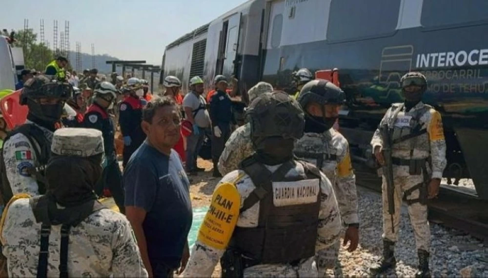مصرع 13 شخصًا وإصابة العشرات في حادث انقلاب قطار بأواكساكا