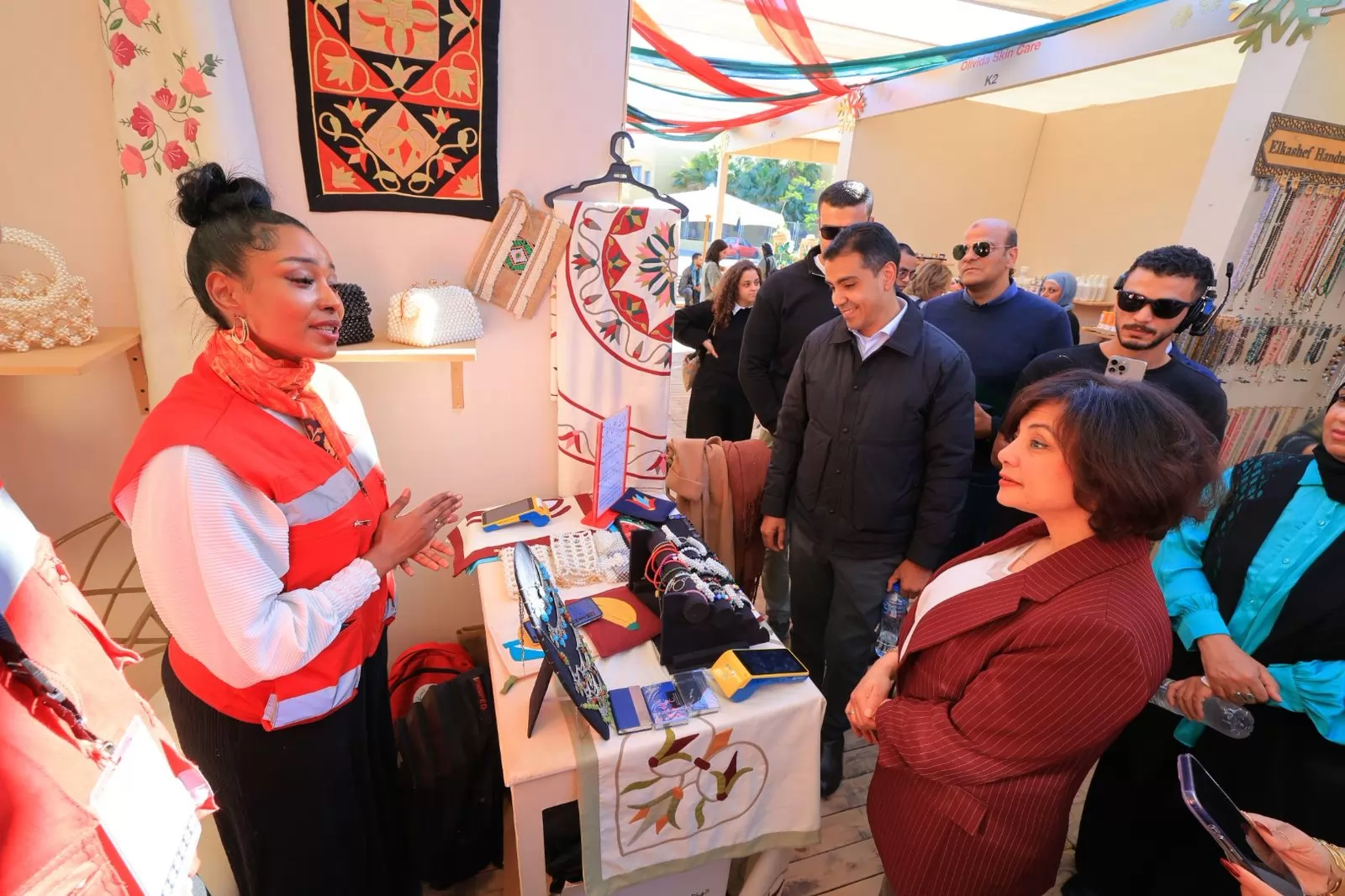 «سحر التراث المصري».. التضامن تفتتح فعاليات معرض ديارنا للحرف اليدوية في الجونة