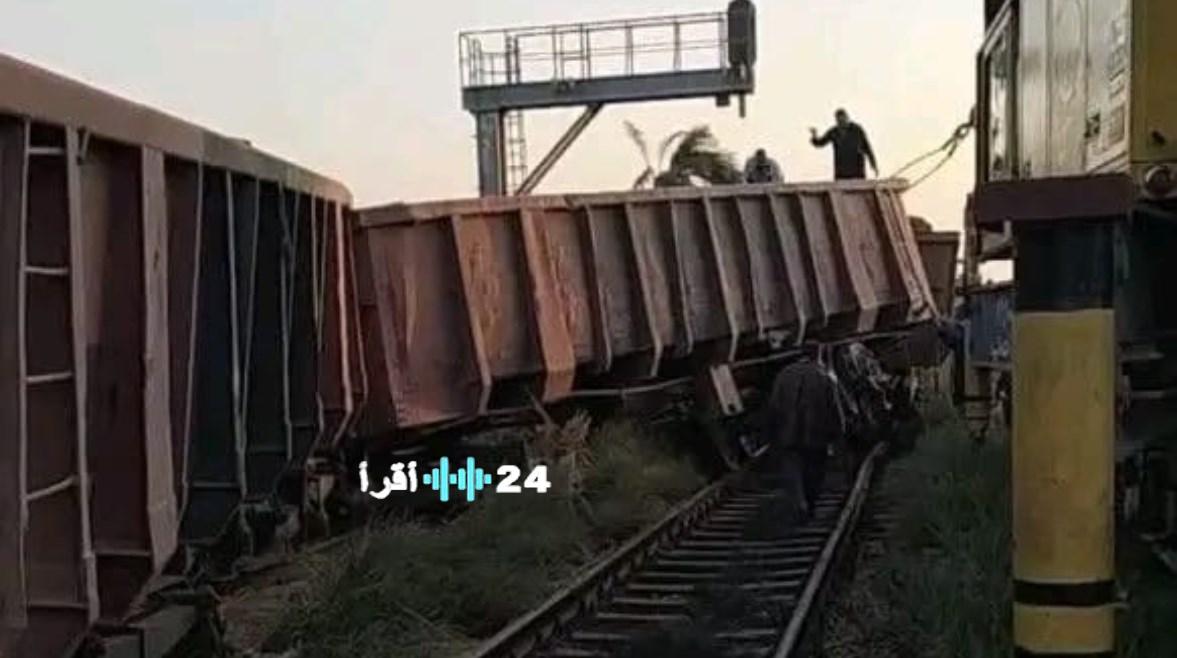 خروج عربة قطار بضائع عن مسارها في منطقة البدرشين