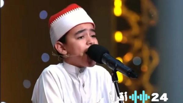 المتسابق محمد القلاجي يبتهل ولجنة تحكيم دولة التلاوة تردد خلفه