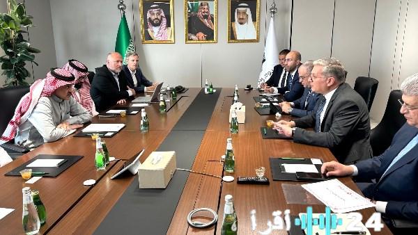 وزير البترول يبحث في السعودية زيادة مساهمة الشركات المصرية بمشروعات نيوم