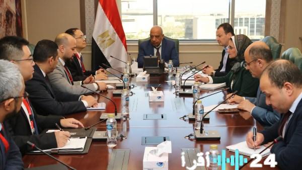 وزير الكهرباء يبحث مع مجموعة XD الصينية توطين صناعة المعدات الكهربائية