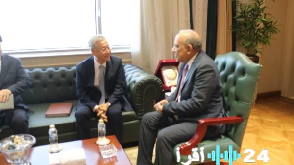 وزير الكهرباء يبحث مع سفير كوريا الجنوبية التعاون في الطاقة المتجددة والخامات الأرضية