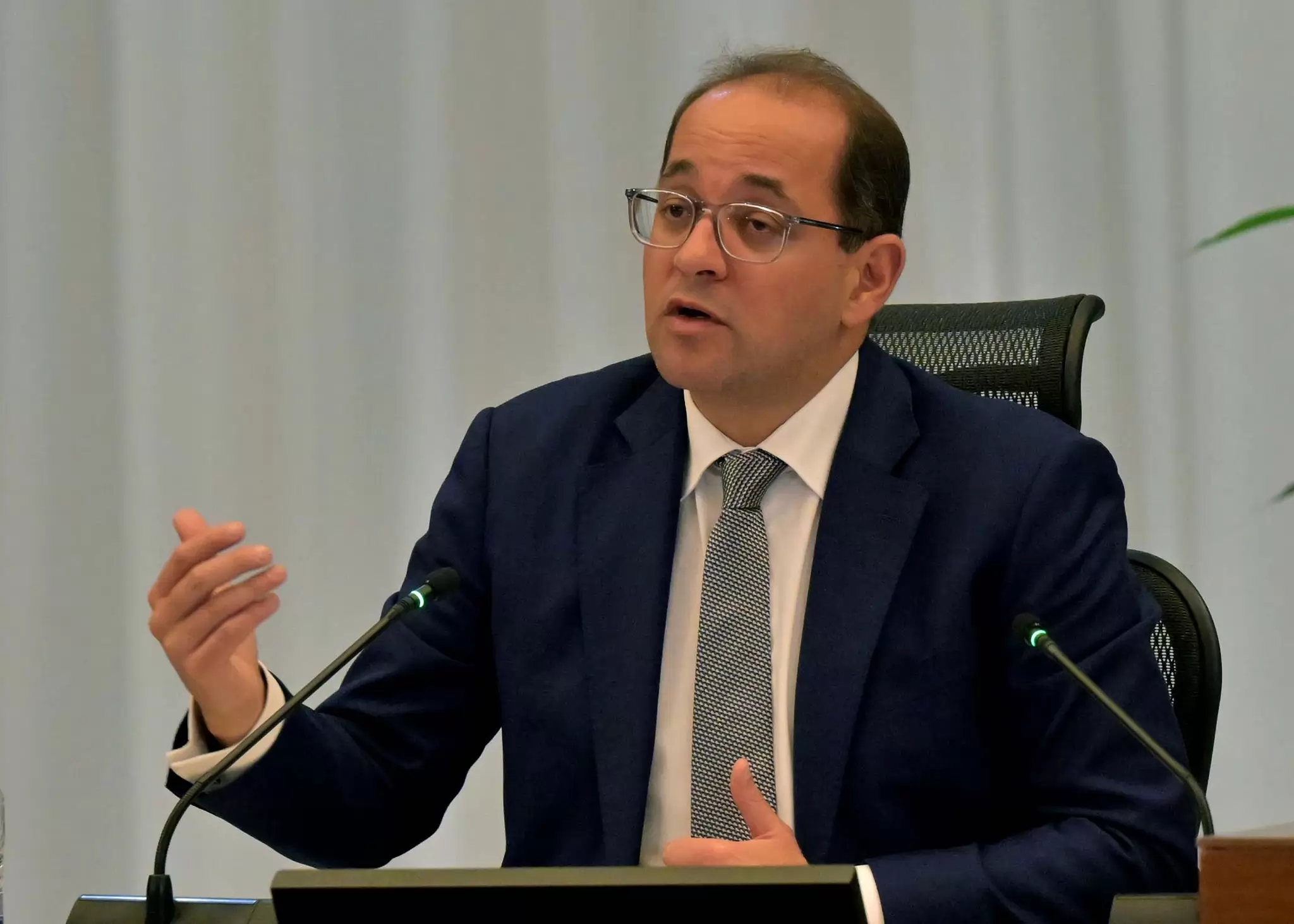 «خفض ضريبة القيمة المضافة على الأجهزة الطبية: تشريع جديد لتعزيز الرعاية الصحية»