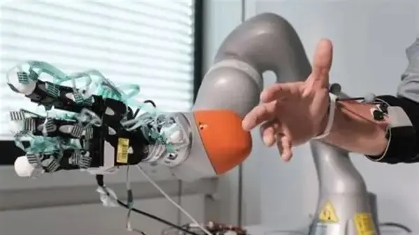 «ابتكار ثوري: روبوتات قابلة للنفخ تعيد الأمل والإحساس للمبتورين»