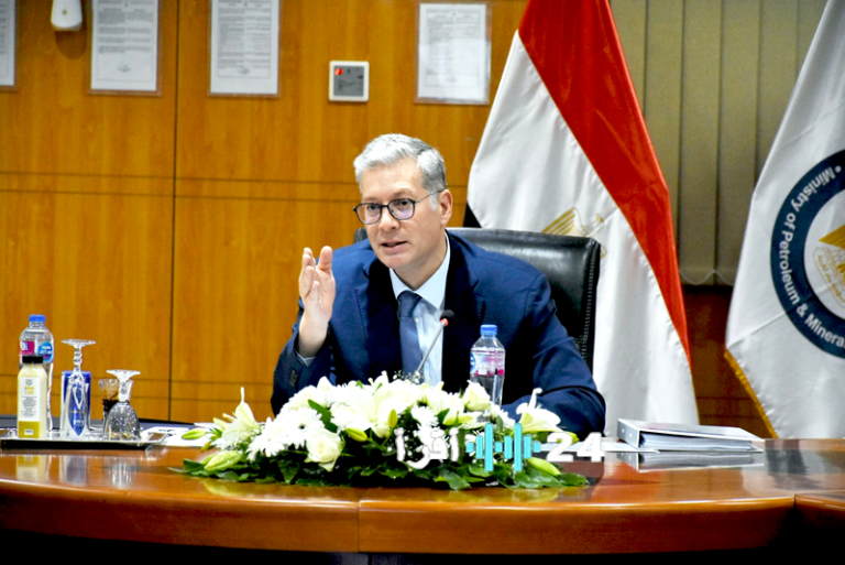 اجتماع هام لوزير البترول لمتابعة استراتيجيات زيادة إنتاج الغاز بحلول 2026