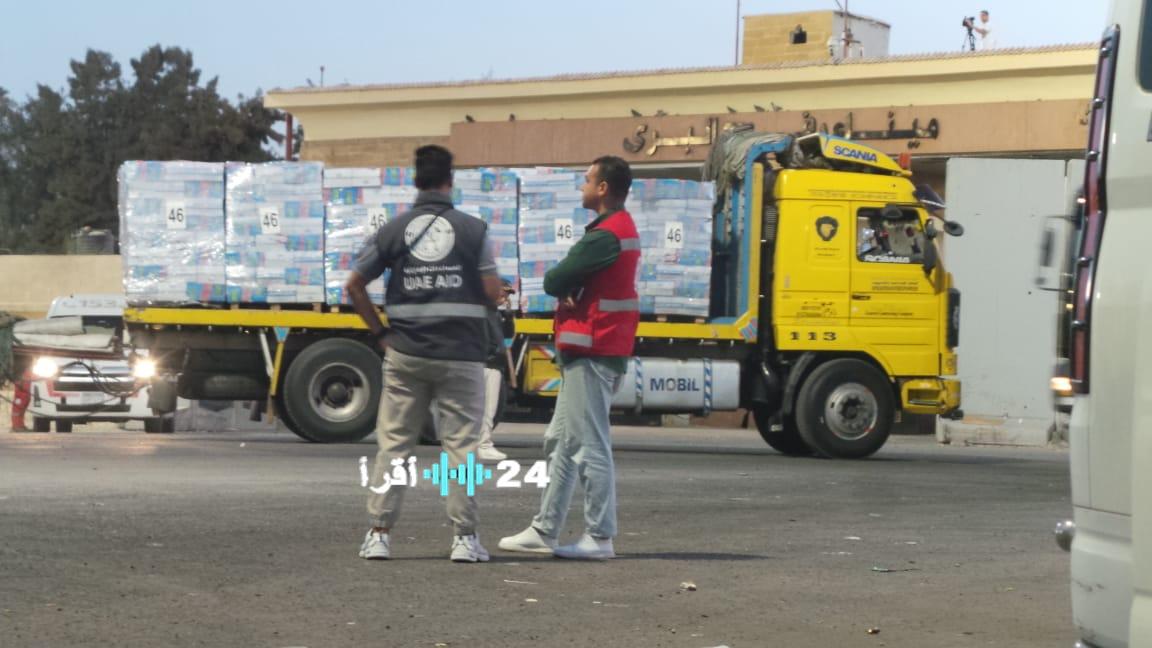 «فرحة جديدة لغزة» شاحنات مساعدات تحمل الغذاء والدواء والملابس الشتوية تغادر رفح باتجاه القطاع