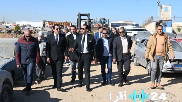«نحو تحسين الخدمات» رئيس مدينة العاشر يشارك في تطوير وتنظيم ساحات التحفظ على المركبات
