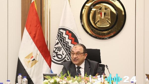 «نحو إيرادات تاريخية» وزير قطاع الأعمال يكشف عن استهداف شركاته 150 مليار جنيه خلال العام المالي الحالي