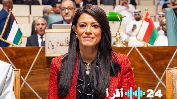 «تألق رانيا المشاط في جوائز التميز العربي وتهنئة وزارة الصحة بالفوز بجائزة أفضل مبادرة لتطوير القطاع الحكومي»