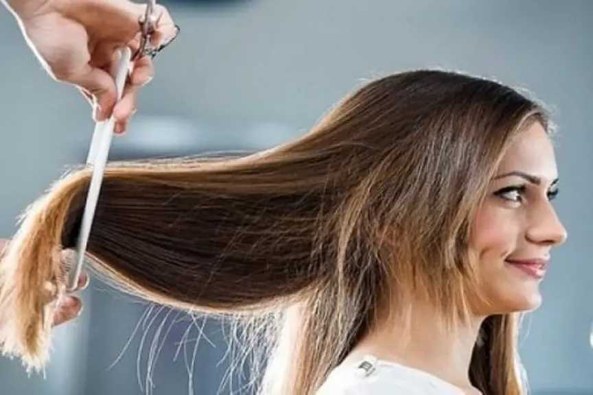 تفسير حلم قص الشعر في المنام وتأثيره على الرزق للمتزوجات والعازبات