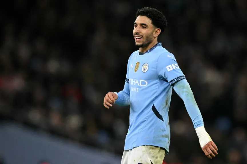 عملاق الدوري الإنجليزي يسعى للتعاقد مع عمر مرموش وسط غموض موقف السيتي واللاعب من الانتقال