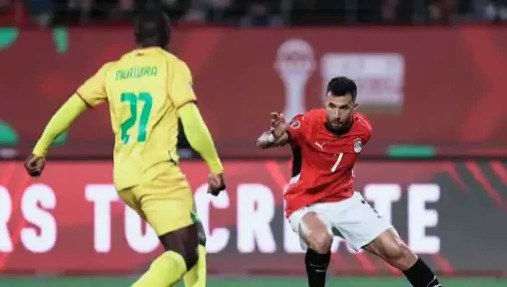 نتيجة الشوط الأول من مباراة مصر وزيمبابوي في كأس أمم إفريقيا 2025 تسجل سقوط الفراعنة بخطأ قاتل