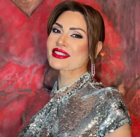 دينا طلعت في سيرة ذاتية شاملة بعد أنباء زواجها من عمرو أديب