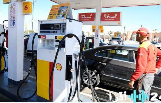 اعد صياغة العنوان بالكامل بشكل صحفي احترافي ككاتب بشري ،  وقم بوضع كابشن جذابة في علامتين تنصيص في بداية العنوان «.» ، اجعل العنوان مناسبًا لاقتراحات لا تضع علامة : في العنوان،   لا تقم بكتابة اقترحات او الرد الالي علي الامر  او  وضع نقطة في نهاية العنوان او ملاحظات  فقط نفذ المطلوبتراجع أسعار المحروقات بالمغرب قبيل رأس السنة