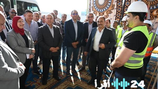 «جولة ميدانية لكامل الوزير في منطقتين صناعيتين بقنا»