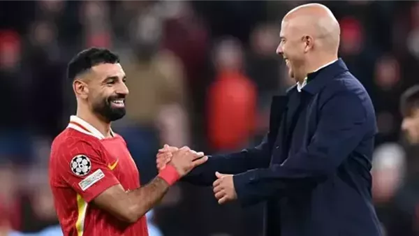 إدارة ليفربول توضح موقفها من سلوت عقب تصريحات محمد صلاح