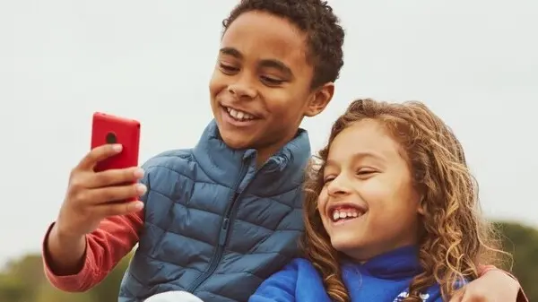 «الهاتف الهجين الآمن للأطفال».. اكتشف مواصفات الابتكار الأول من “HMD”