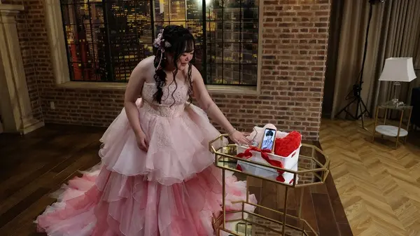 «زواج غير تقليدي: شابة يابانية ترتبط بشخصية افتراضية من شات جي بي تي»