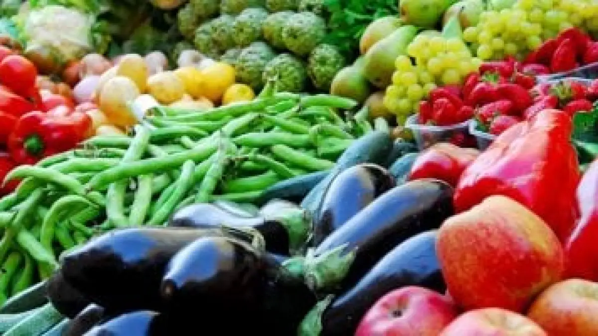 أسعار الأسواق بالمنوفية تباين في قيمة الخضار والفاكهة خلال تعاملات الخميس بمصر
