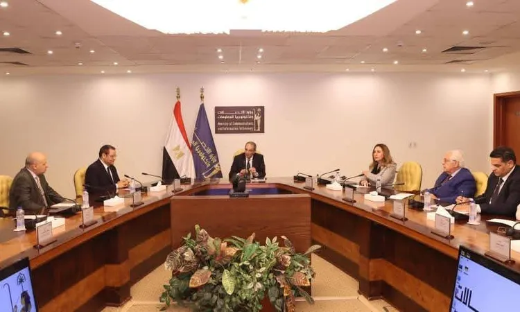 «شراكة استراتيجية جديدة» وزير الاتصالات يوقع مذكرة تفاهم مع الهيئة العامة للاعتماد والرقابة الصحية لتطوير المشروعات الرقمية