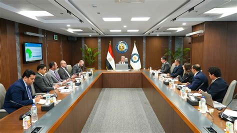 وزير البترول يناقش فرص كارجاس للتوسع في الأسواق العربية والإفريقية