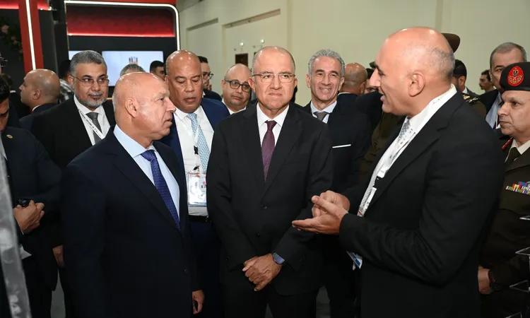 «لحظة مثيرة في إيديكس 2025» وزير الصناعة والنقل يزور جناح اتحاد الصناعات لمتابعة آخر التطورات