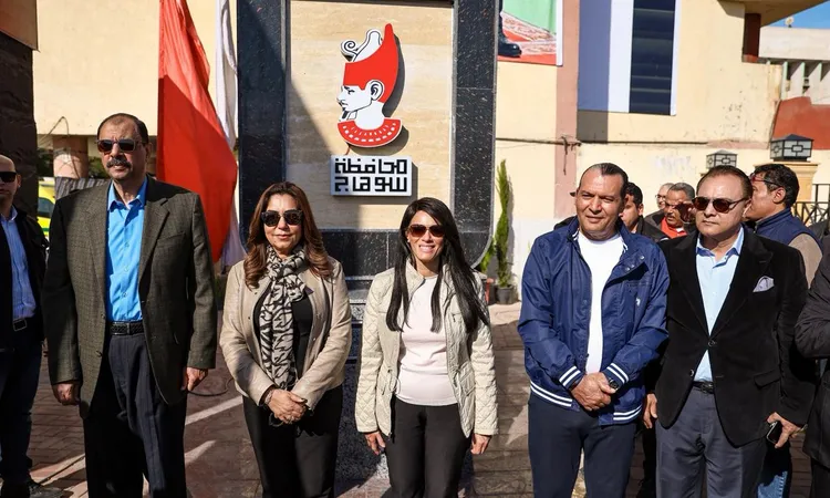 «جولة تفقدية على كورنيش النيل» وزيرة التخطيط والتنمية الاقتصادية ووزيرة التنمية المحلية ومحافظ سوهاج يزورون ممشى الكورنيش لتعزيز التنمية المحلية