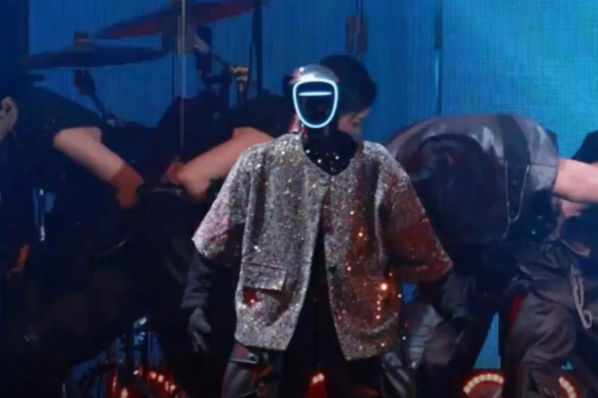 «صدمة ماسك التقنية!» إيلون ماسك يعبر عن انبهاره بروبوت صيني مذهل يثير التساؤلات