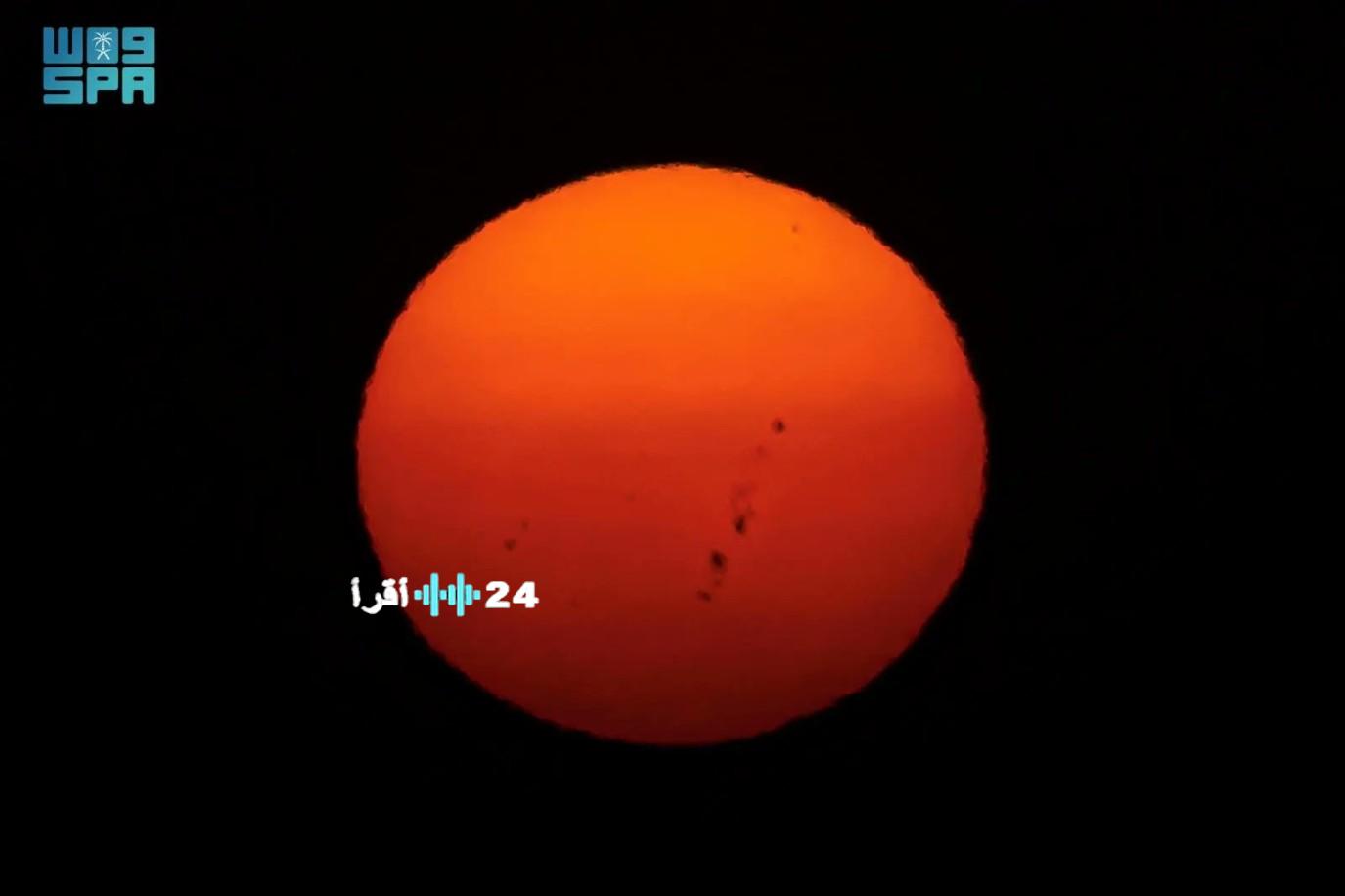 رصد بقع شمسية نشطة من سماء عرعر في المملكة العربية السعودية
