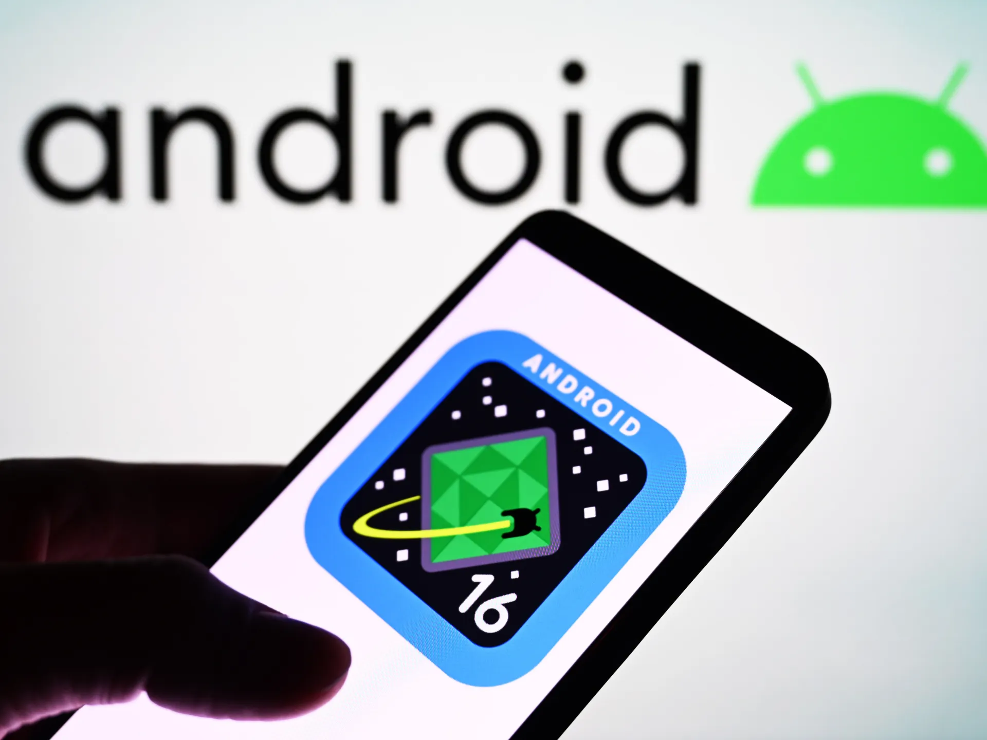 «تكنولوجيا المستقبل» “غوغل” تتبنى ذكاها الاصطناعي في “أندرويد 16” لمحاكاة “آبل” بخطوات متقدمة