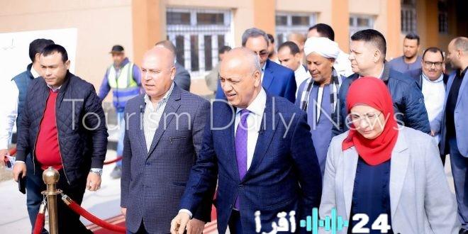 وزير الصناعة والنقل يقوم بجولة تفقدية للتأكد من سير التنمية الصناعية في قن