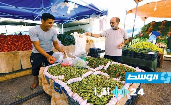 «فاتورة المعيشة تثقل كاهل الليبيين» ليبيا تواجه تضخمًا جديدًا الغذاء والدواء يقفزان 25% على وقع ارتفاع الدولار