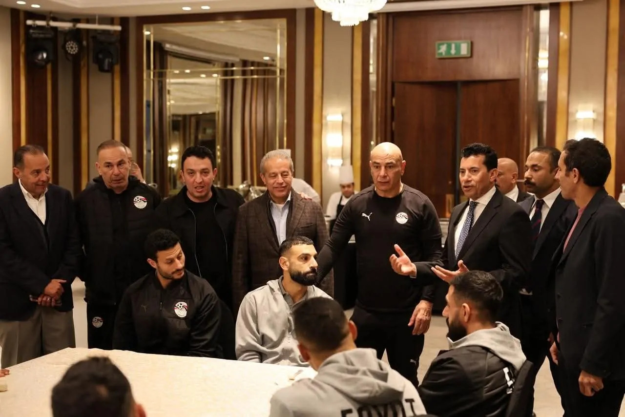 «دعمًا للأبطال» وزير الشباب والرياضة يشد أزر المنتخب الوطني قبل التوجه إلى المغرب