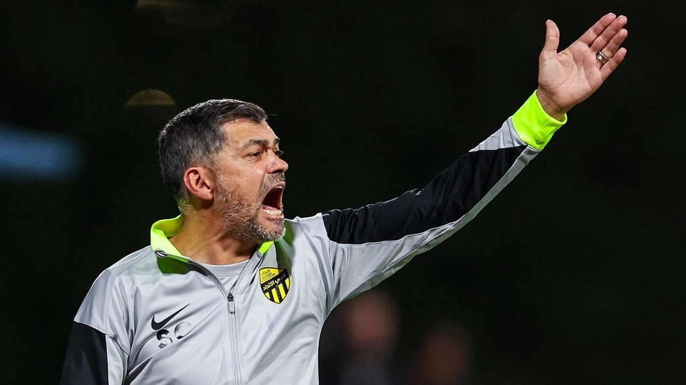 كونسيساو يتولى قيادة تدريبات الاتحاد خلال معسكر دبي