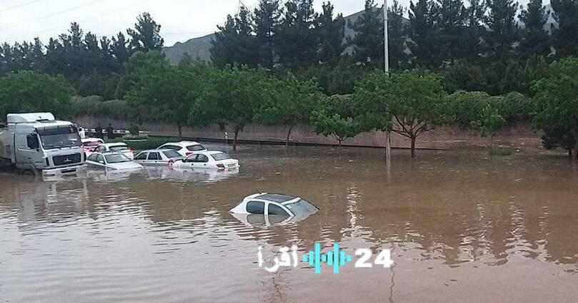 خمسة قتلى وأضرار واسعة جراء فيضانات مدمرة تضرب إيران