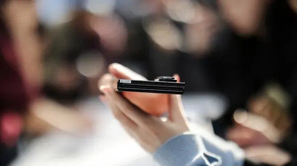 «استراتيجية أم إكراه؟» كواليس طرح Galaxy Z Trifold: السبب الخفي وراء إطلاق سامسونج المحدود للأسواق