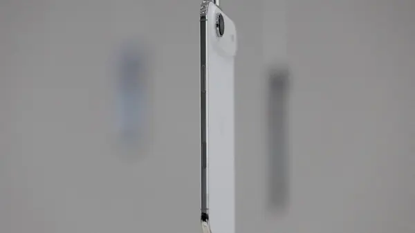 «تراجع قيمة آيفون إير أسرع من أي طراز آخر في سوق الهواتف الذكية»