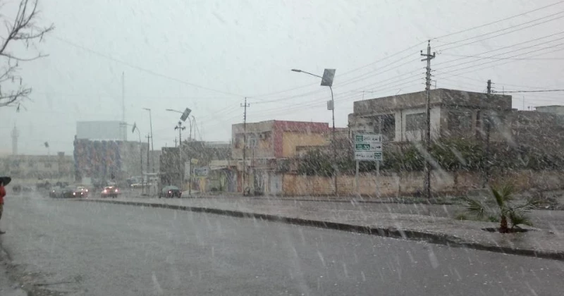 ثلوج وأمطار متجمدة تتسبب في ظروف مناخية خطيرة وتحذر من ضرورة اتخاذ الاحتياطات القصوى