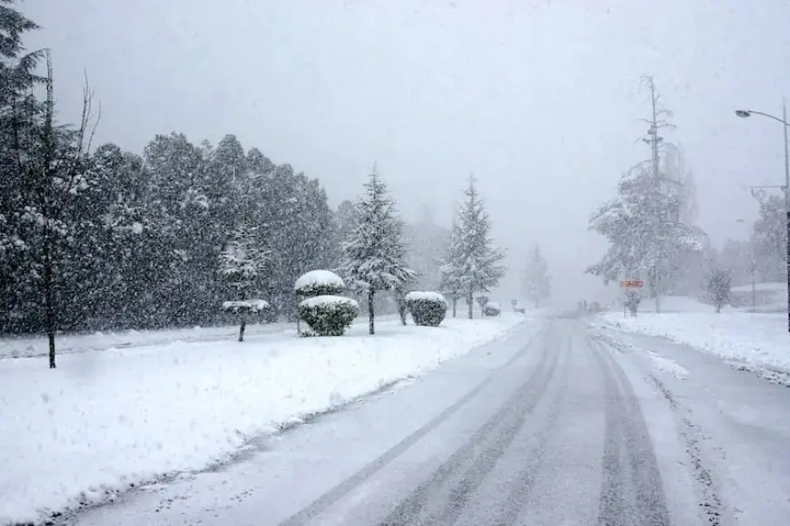 أمطار رعدية وطقس بارد تبدأ من الأربعاء في عدة مناطق بالمغرب