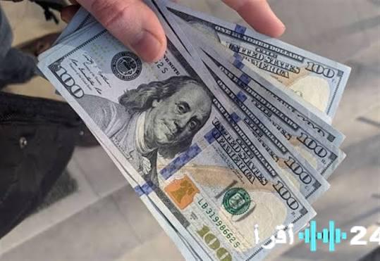 «أسعار الدولار اليوم: بنك البركة يسجل القيمة الأعلى وقناة السويس الأدنى للبيع»