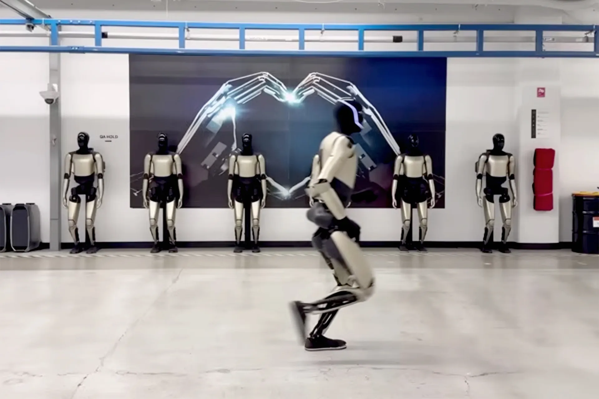 «استكشف سحر روبوتات أوبتيموس في عرضٍ مثير من الكفاءة والليونة»