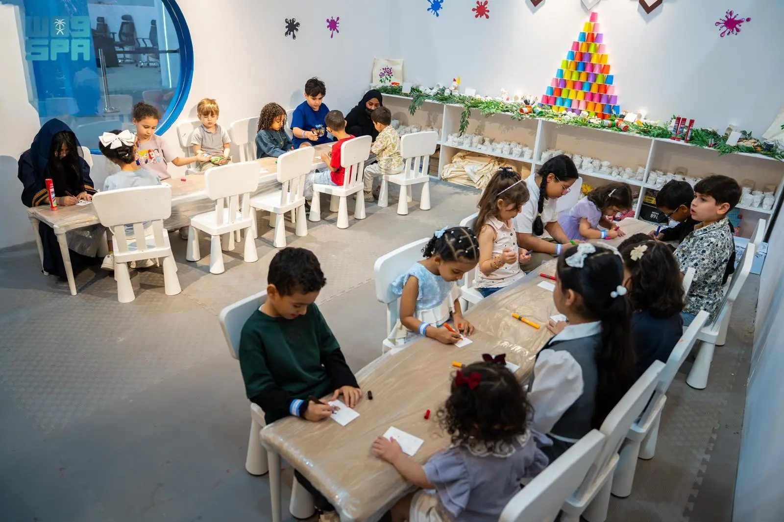 منطقة الطفل في معرض جدة للكتاب: مساحة فنية تعزز الإبداع لدى الأطفال